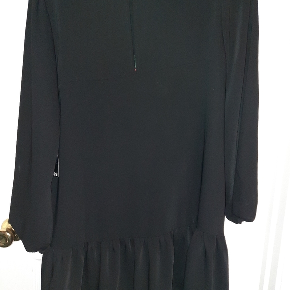 Express mini dress with embroidery. Size M. - Picture 3 of 5